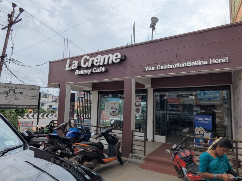 La Crème Bakery Café