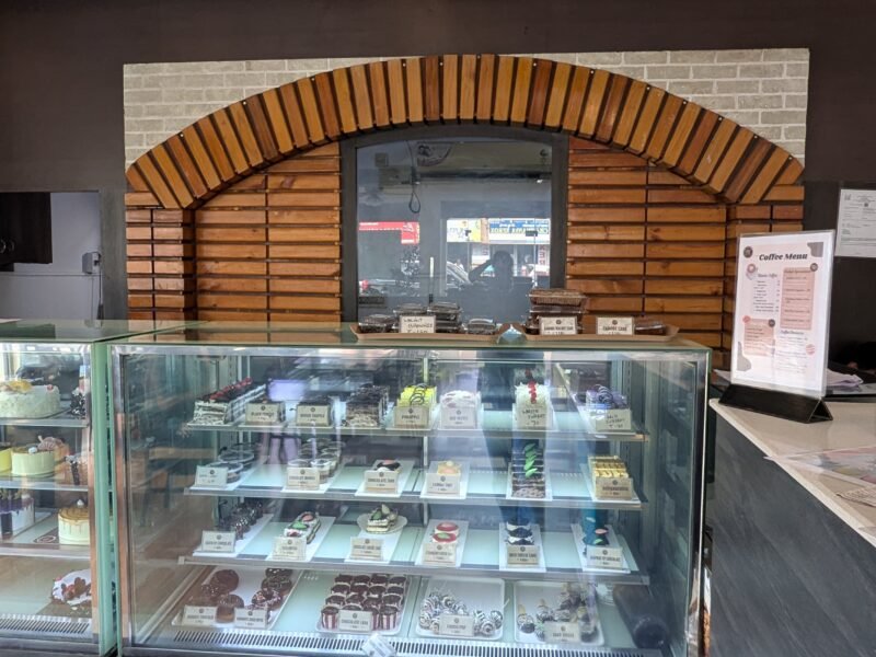 La Crème Bakery Café